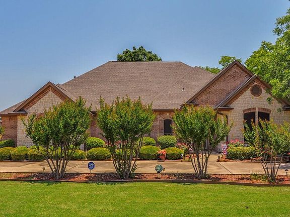 2nd image of 804 Shady Bend Dr