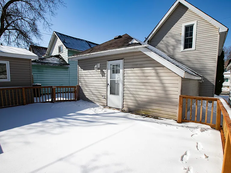 396 John St #1 — Photo 3