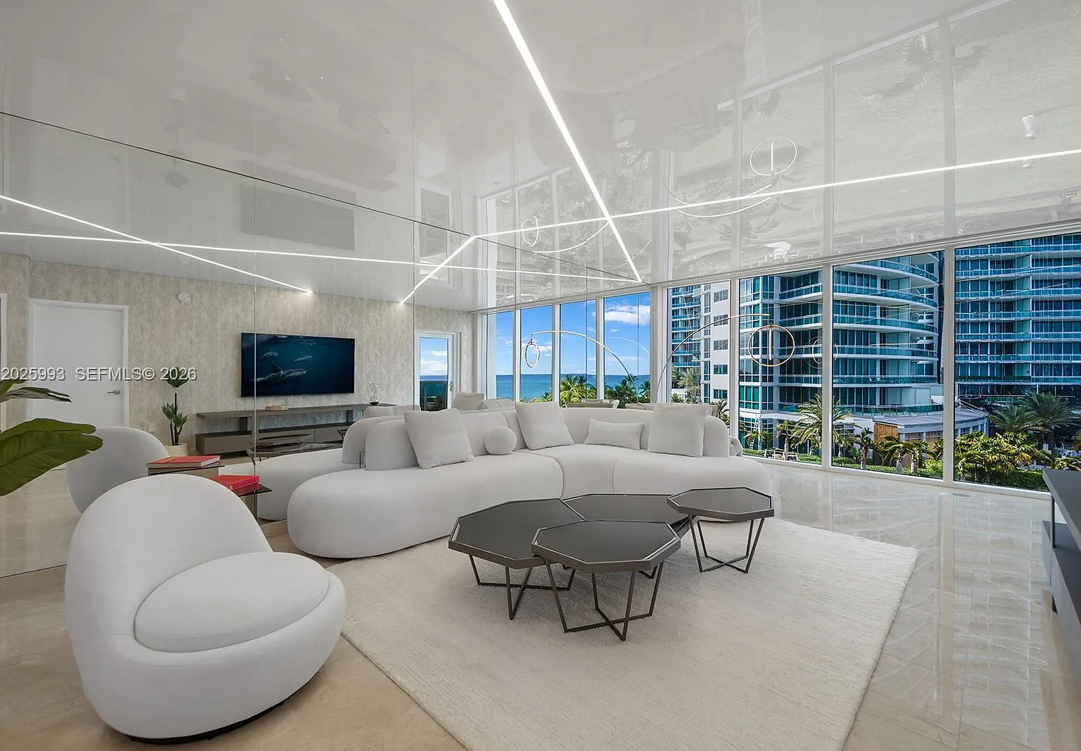 Harbour House — Photo 1