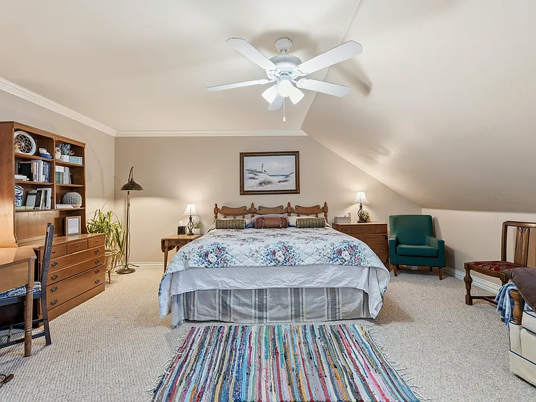2720 Oates Dr — Photo 55