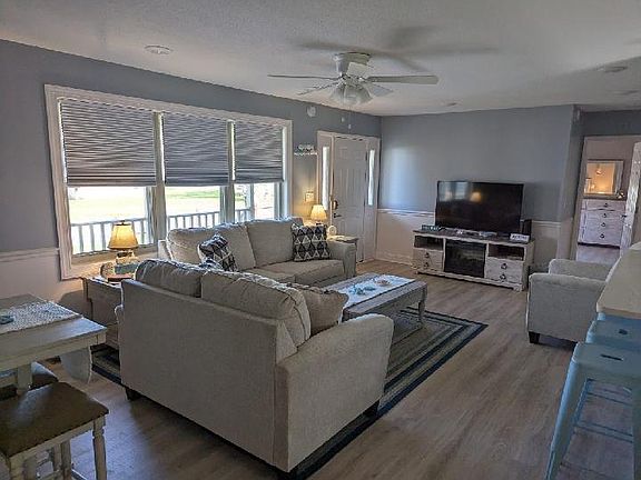 5th image of 6248 Sharpley St