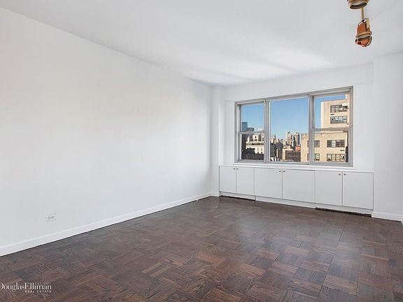 5th image of 150 E 69th St APT 15C