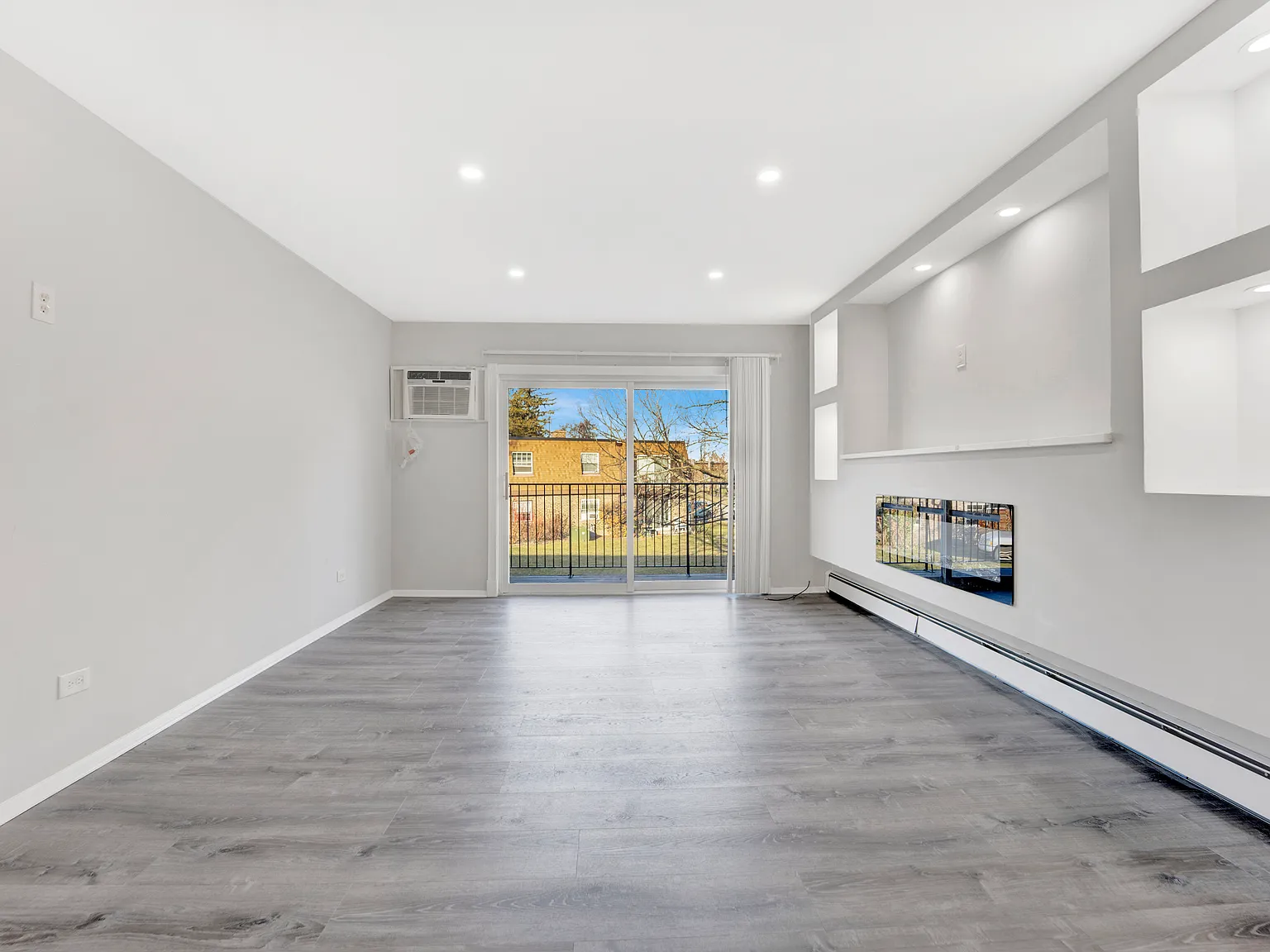 3 bed, 1250 sqft, $2,545 — Photo 3