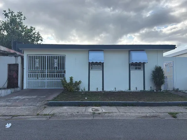 9-4 28th St, Carolina, PR 00985