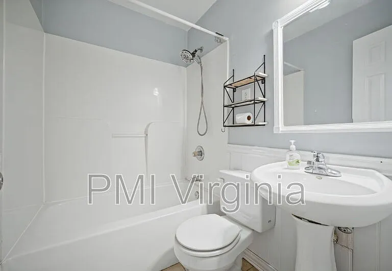28 Harvard Rd — Photo 14
