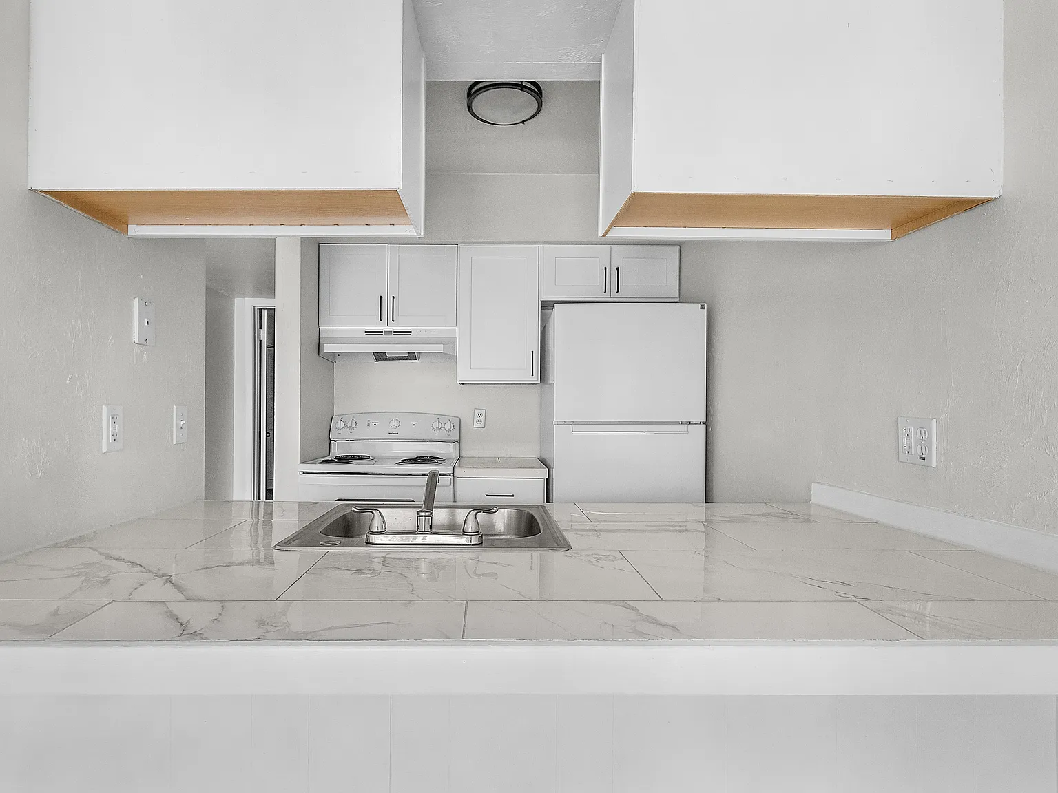 The Lakeside at 2315 — Photo 3