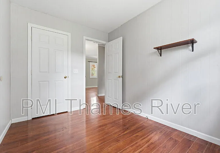 98 Oslo St — Photo 29