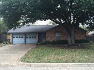 2106 Towne North Dr, Cleburne, TX 76033