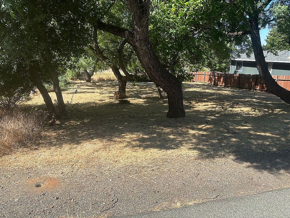 9394 Pawnee Tr from street.