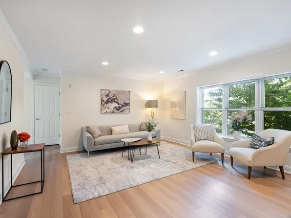 168 Newton St APT 2, Brighton, MA 02135