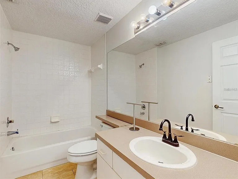 5578 Metrowest Blvd #203 — Photo 16
