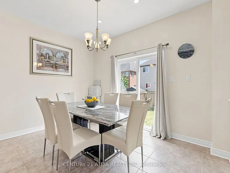 15 Paulgrave Ave — Photo 10