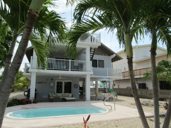 838 Caribbean Dr E, Summerland Key, FL 33042