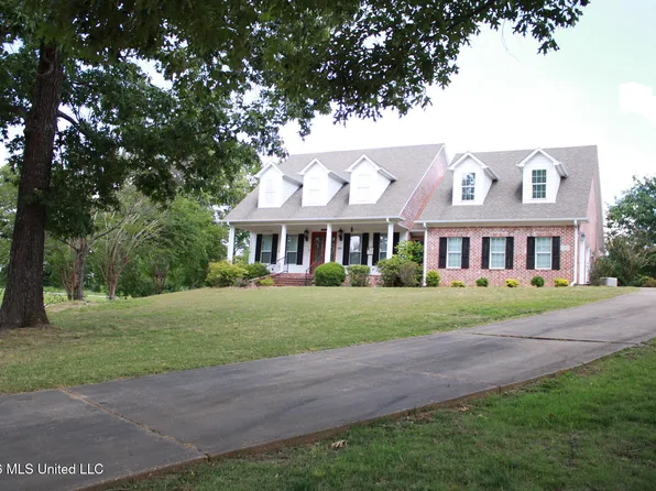 11 Nelson Dr, Holly Springs, MS 38635