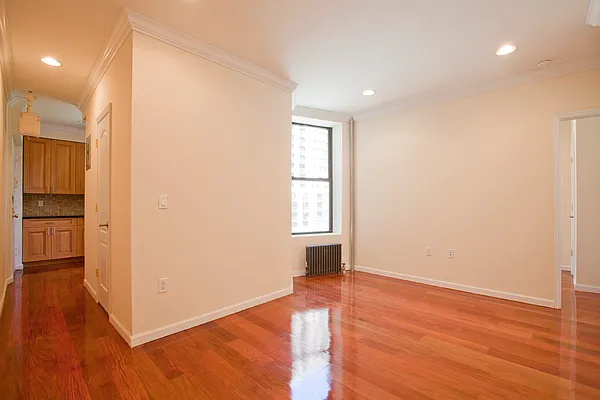 Rented by Meyerson Management | media 28