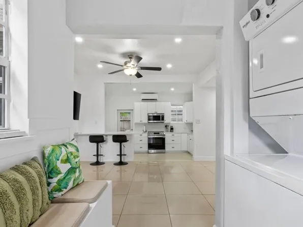 425 El Prad APT A, West Palm Beach, FL 33405