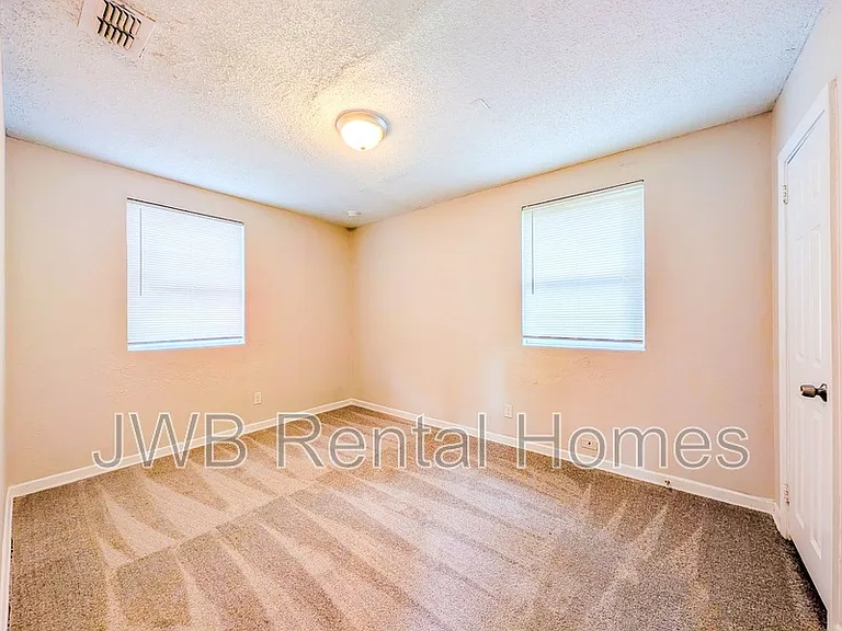 2830 San Diego Plz — Photo 6
