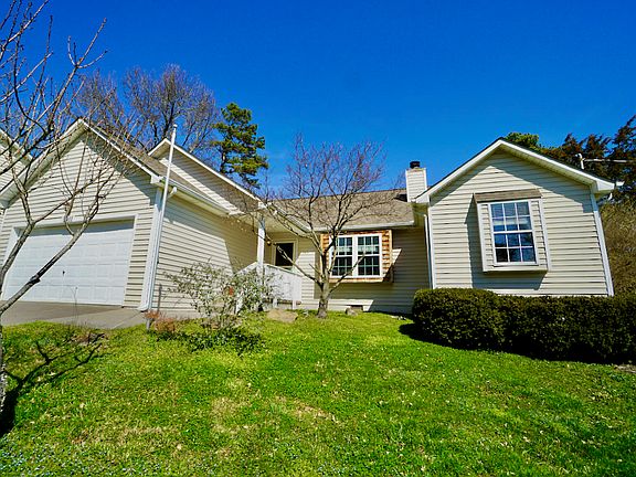 2nd image of 5911 Shelley Dr