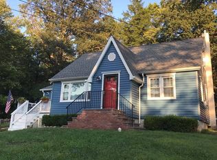 35 Whipporwill Ln, Rockaway, NJ 07866