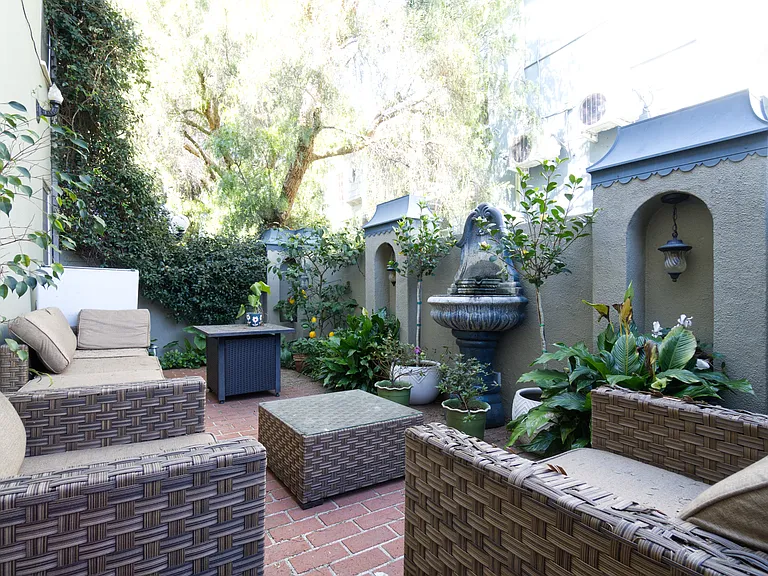 1342 N Alta Vista Blvd — Photo 31