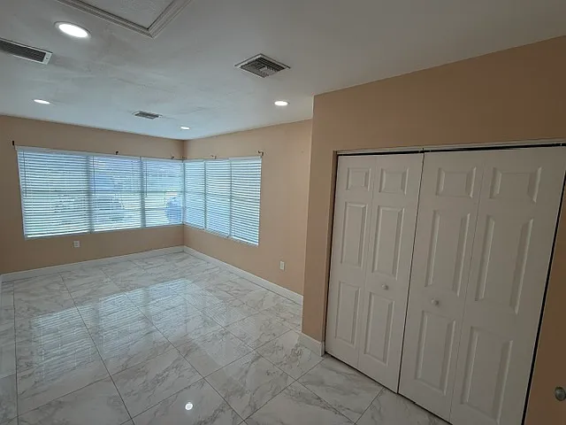 1307 W Hollywood St — Photo 4