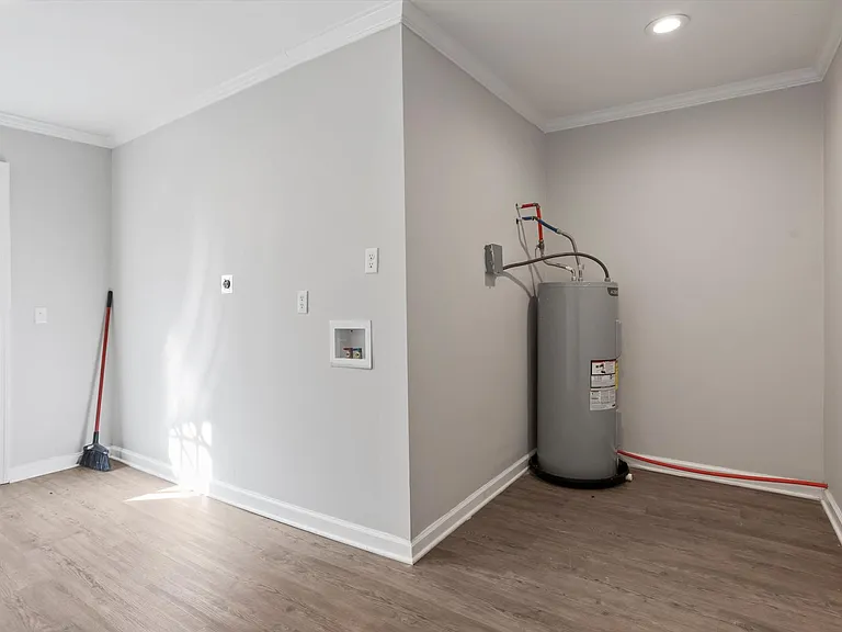 531 1/2 Pershing Dr — Photo 18