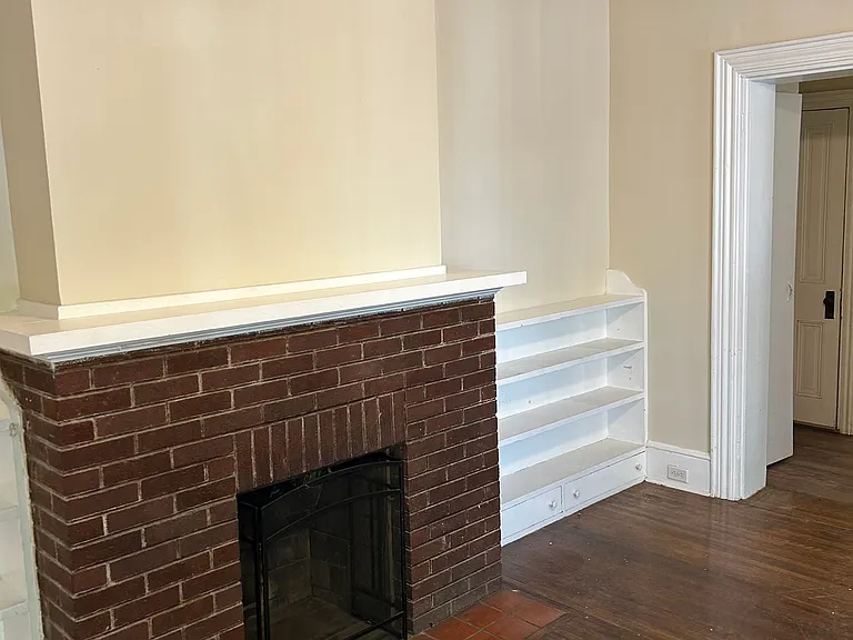 1021 Green St #1 — Photo 6