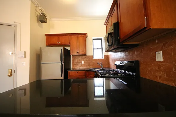 Rented by (Legacy) NY Quality Living Uptown | media 17