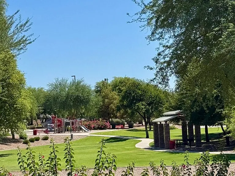 1268 E Birdland Dr — Photo 35