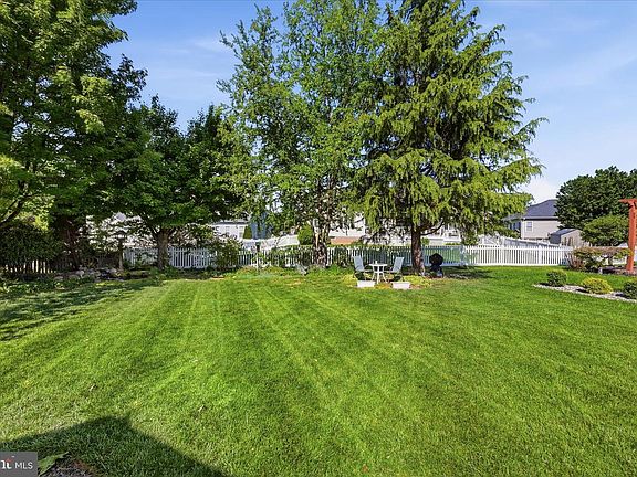 3rd image of 3017 Saratoga Dr