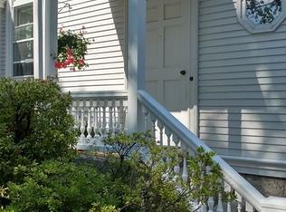 600 Washington St APT 8, Wellesley, MA 02482