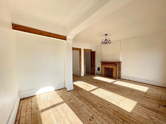 2nd image of 171 Bainbridge St #2