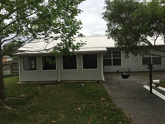 5th image of 110 Louise Dr