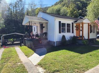 1502 Moran Ave, Mullens, WV 25882