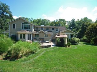 35 Evergreen Ln, Watchung, NJ 07069