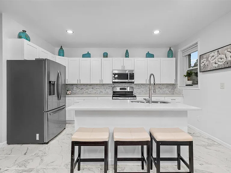 5911 Pershing Ave — Photo 10