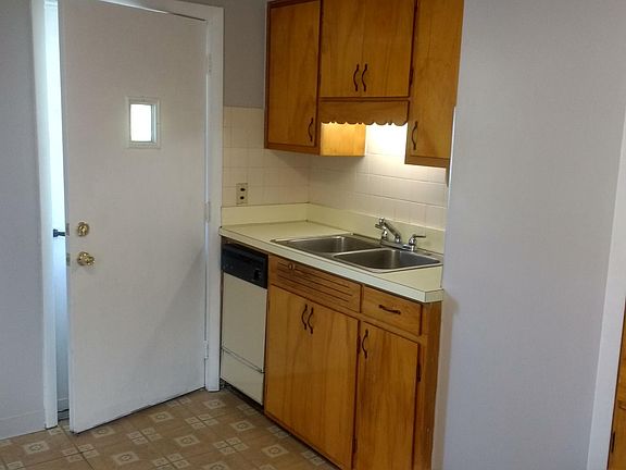 4th image of 4631 W 157th St