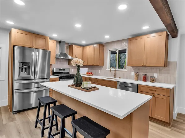 13046 15th Ave NE, Seattle, WA 98125