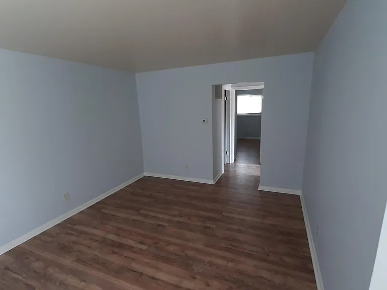 400 N Clark Blvd #1 — Photo 6