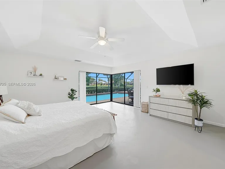 11008 Boca Woods Ln — Photo 12