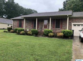 32 Tambourine Ln, Decatur, AL 35603