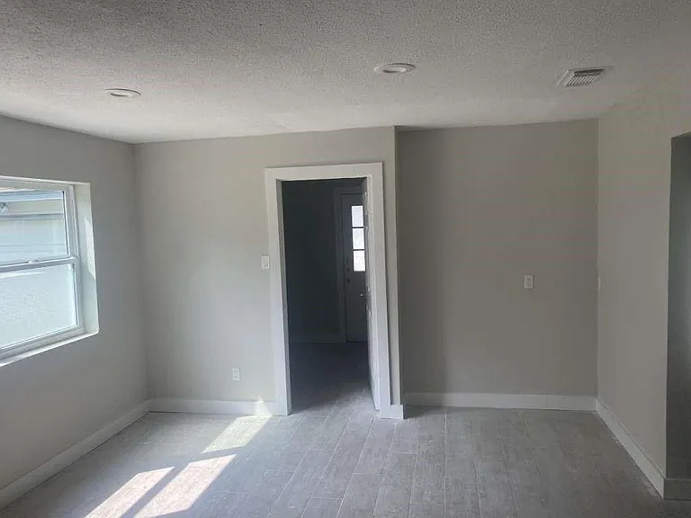 529 Brandon Rd — Photo 10