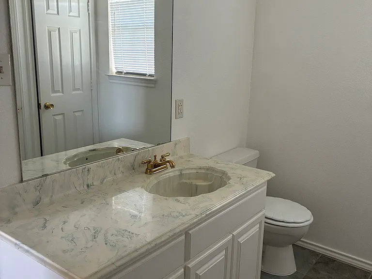 406 N Denny St #B — Photo 12