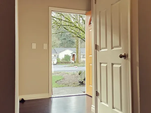 5835 Carman Dr, Lake Oswego, OR 97035