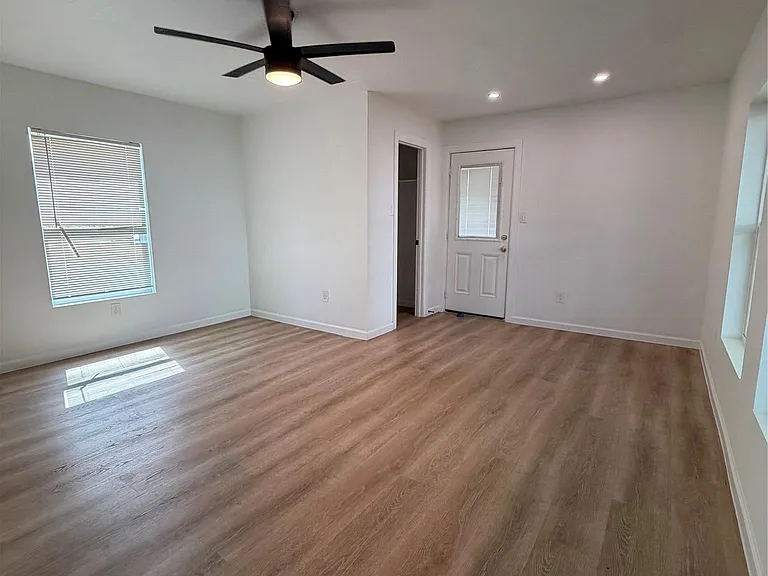 1209 Pine St — Photo 10