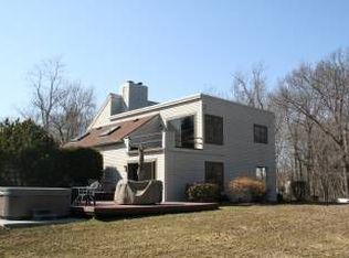 50 Plum Beach Rd, Saunderstown, RI 02874