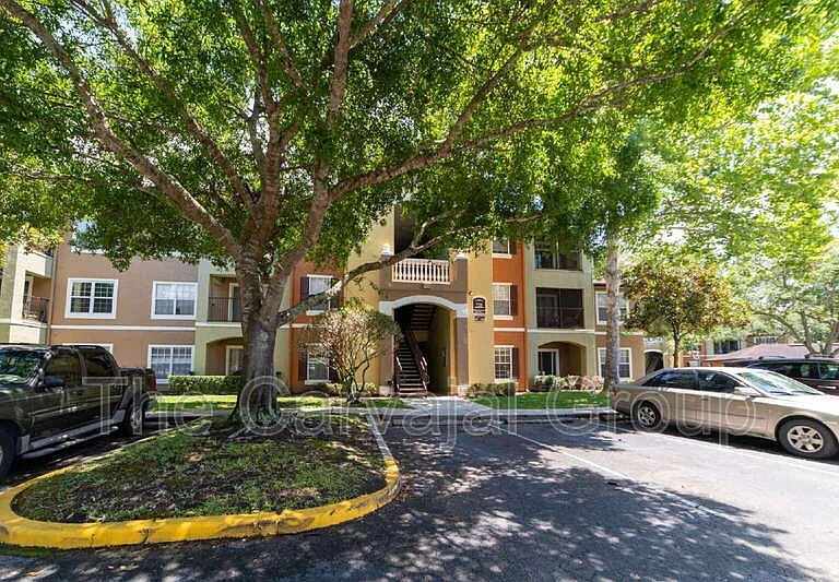 725 Crest Pines Dr #417 — Photo 2