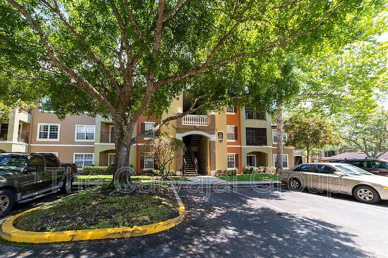 Building Photo - 725 Crest Pines Dr #417