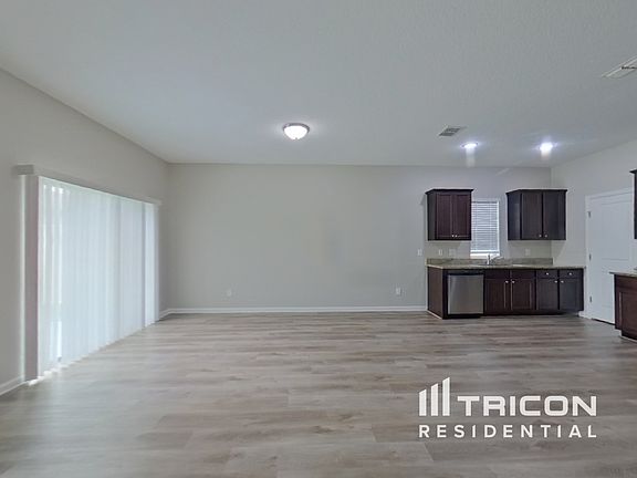 5th image of 15121 Sora St