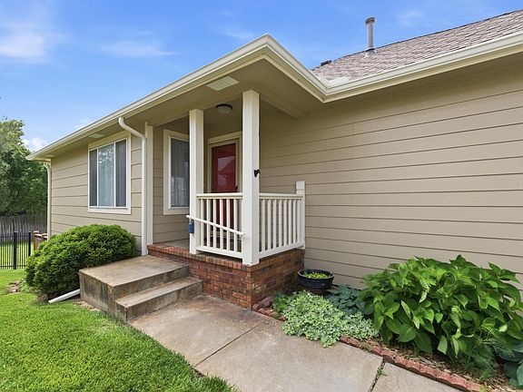 3rd image of 2304 N Lakeway Cir